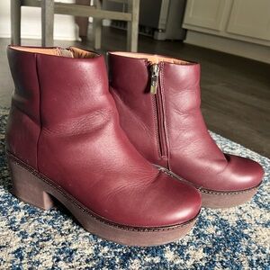 Fitflop “Pilar” leather platform ankle boots.  Size 9.    Worn twice.